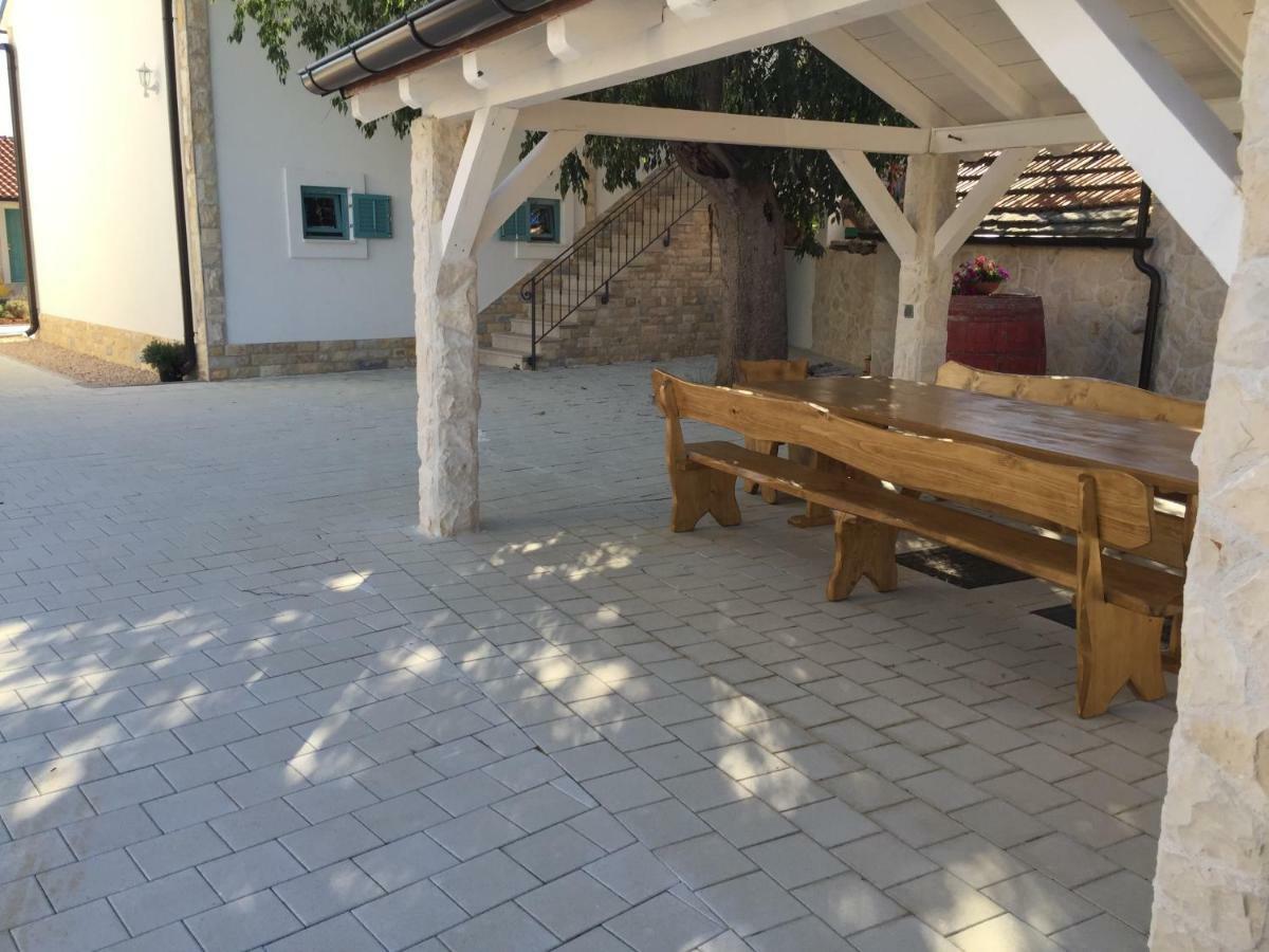 Apartament Kuce Za Odmor Brkic Lozovac Zewnętrze zdjęcie