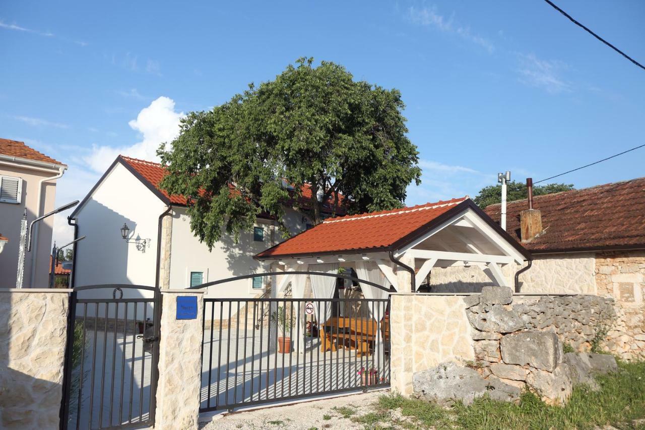 Apartament Kuce Za Odmor Brkic Lozovac Zewnętrze zdjęcie